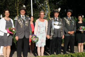 v.l.n.r.: Andrea und Manfred Kanebley (Adjudant), Andrea und Bernd Kanebley (König), Sebastian (Adjudant) und Anna Pietsch